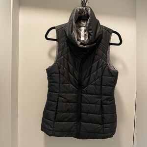 Mondetta Gray and Black Reversible Puffer Vest